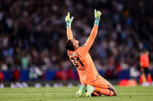 从他身上收, 年以来一直, 会上