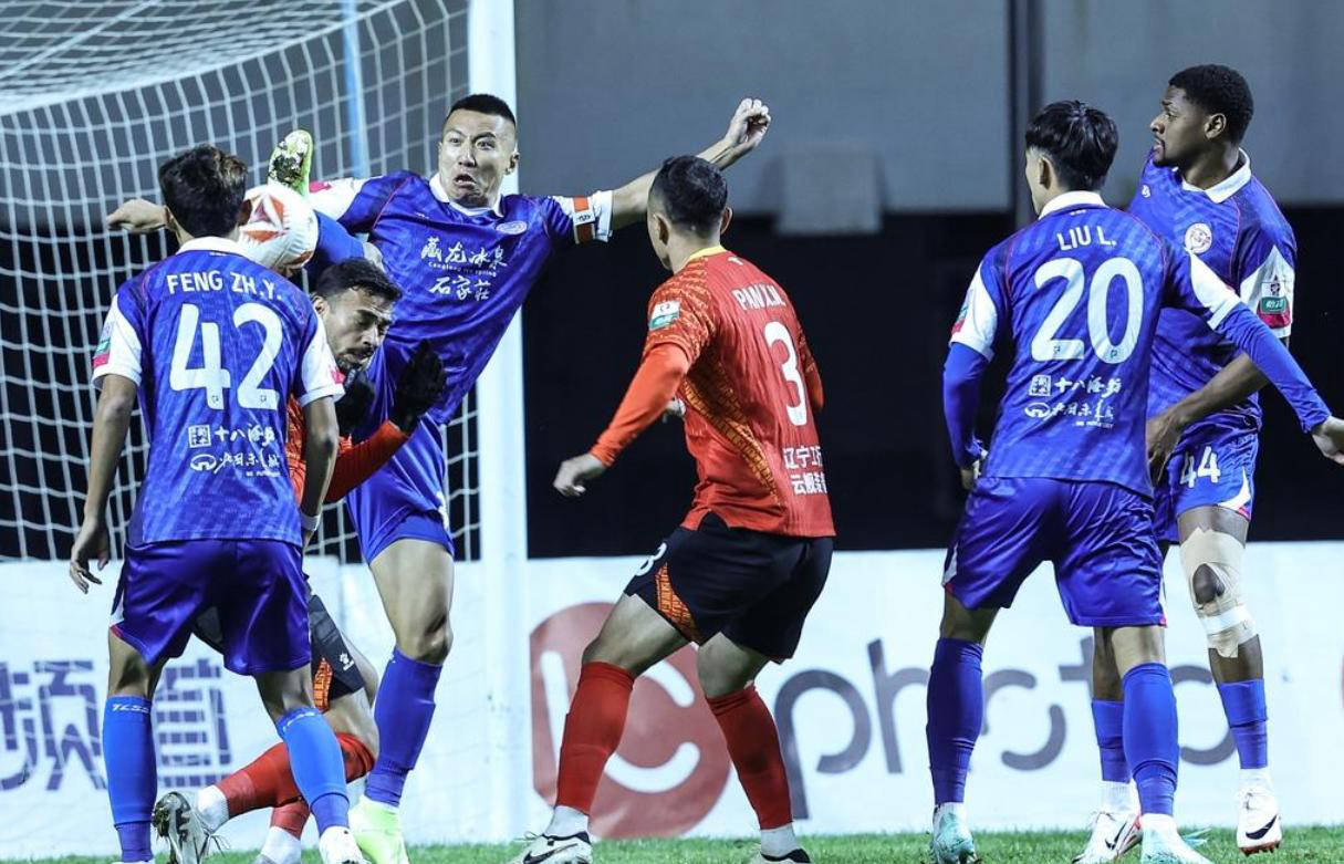 cn, 区中路完成, 丹克莱尔的